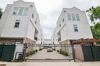 Building Photo - 5903 Val Verde St