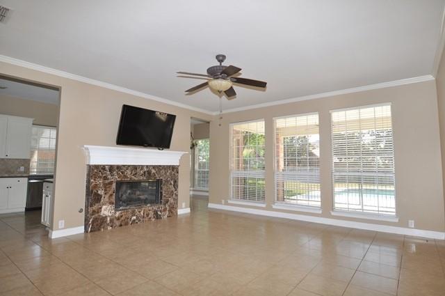 Building Photo - 213 Canyon Lake Dr