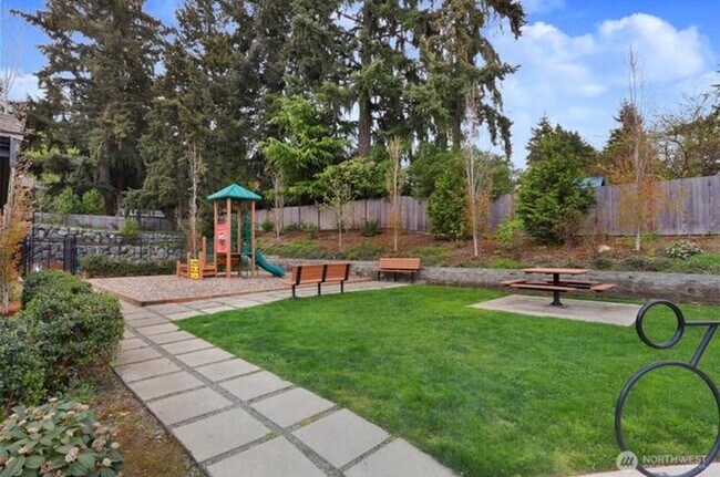 Building Photo - 6633 NE 188th Ct
