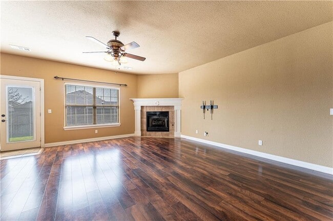 Building Photo - 126 S Angus Ln