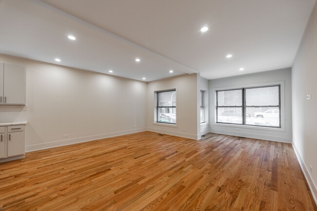 Building Photo - 652 W Gordon Ter