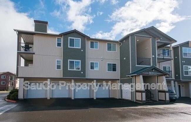 Building Photo - 10740 NE Holly St