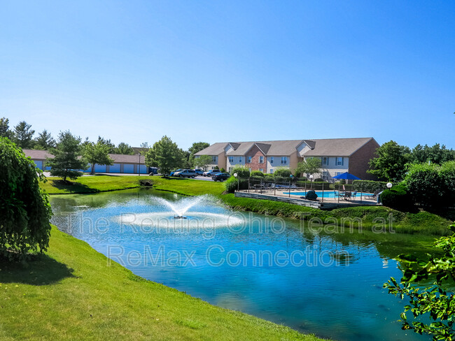 Building Photo - 3358 Bear Pointe Cir