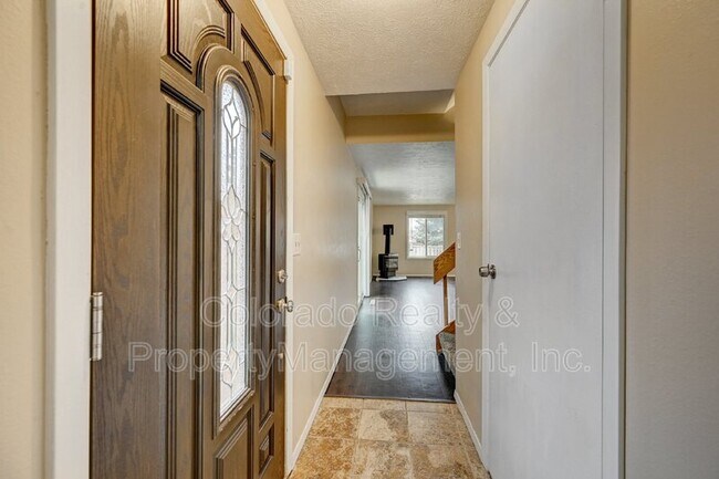 Foto del edificio - 9301 Gray Ct