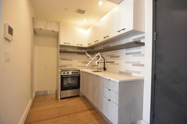 Building Photo - 2 bedroom in BROOKLYN NY 11216