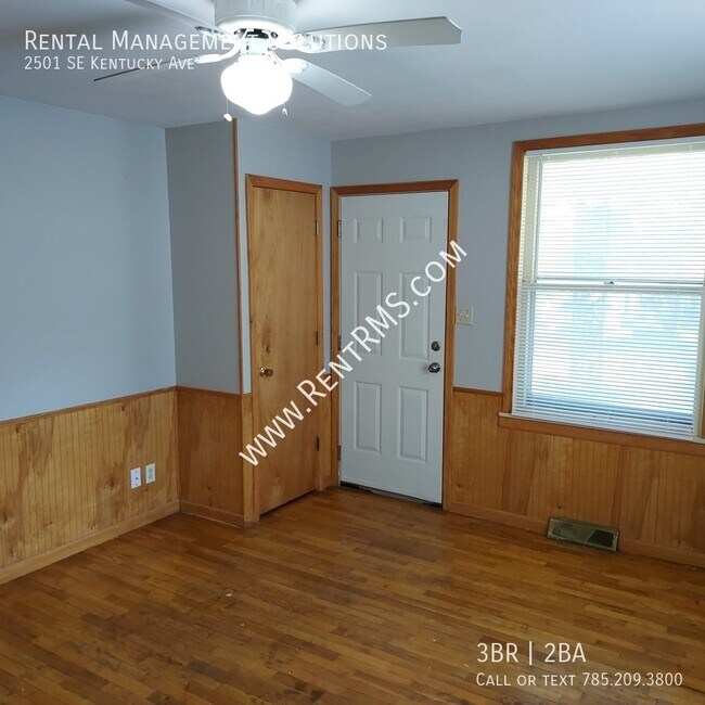 Building Photo - **COMING SOON**2501 SE Kentucky Ave- 3 BED...