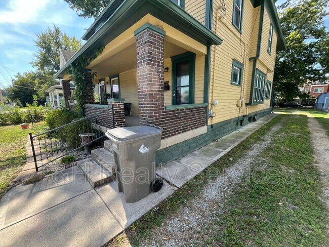 Building Photo - 2632 S East St