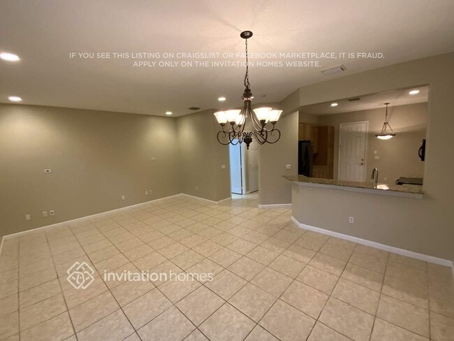 Building Photo - 102 W Prive Cir