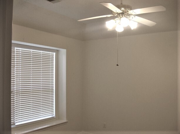 Building Photo - 9226 Hidden Lake Cir