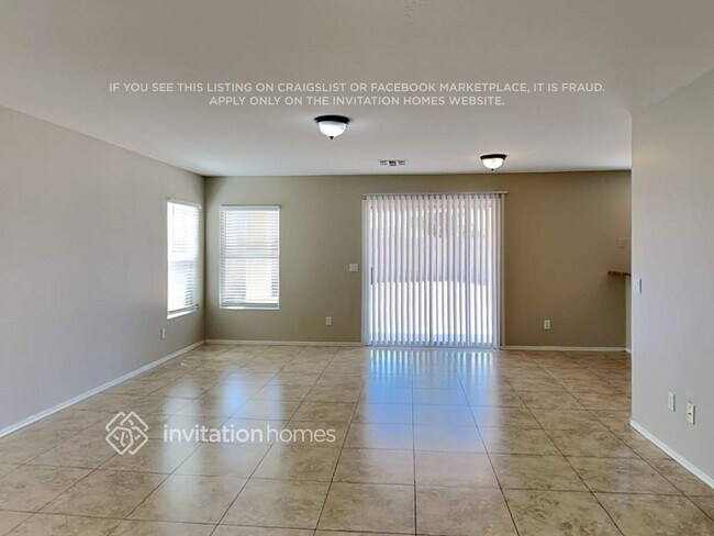 Foto del edificio - 11821 W Laurel Ln