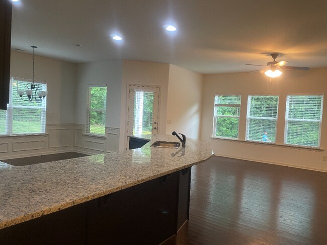 Building Photo - 120 Cessna Dr