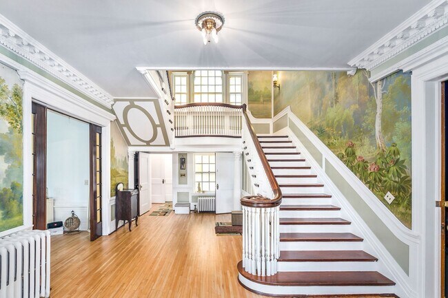 Foto del edificio - Beautiful 2 Bedroom/2 Bathroom First Floor Apartment in East Duluth Mansion - AVAILABLE JUNE!