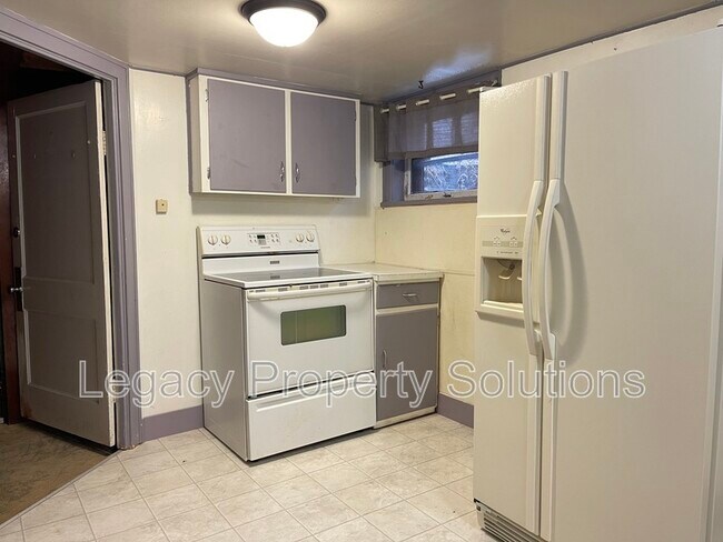 Foto del edificio - 302 1st Ave NW