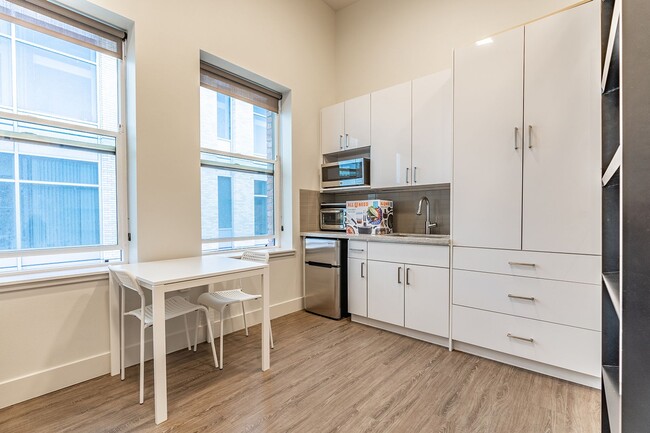 Foto del interior - 423 Terry Apartments in the Heart of First...