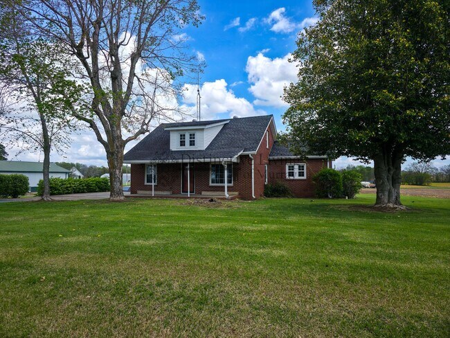Foto del edificio - Attention Front Porch Sittin' Lovers- 2 bed 1 bath house in the country in Hazel