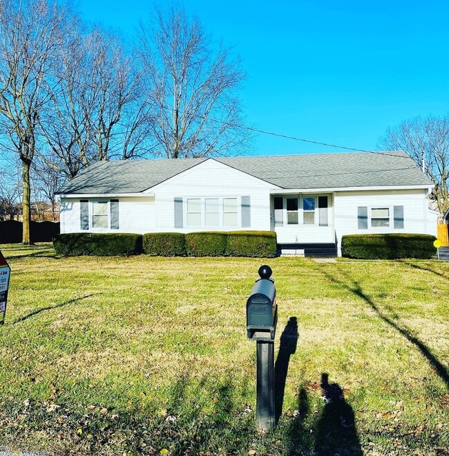 Building Photo - 4399 Athens Boonesboro Rd
