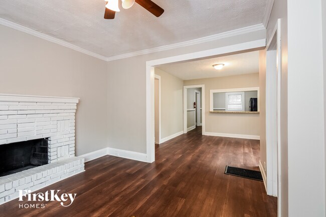 Building Photo - 1583 Pineview Terrace SW