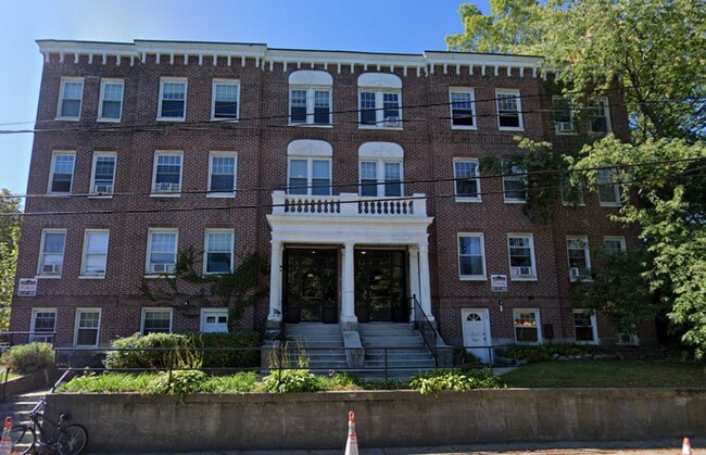 Building Photo - 724 Washington St