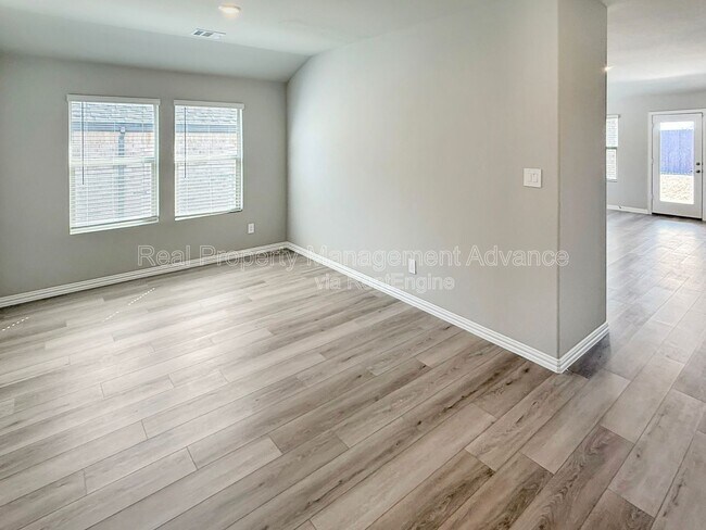 Foto del edificio - 615 Tribble Dr