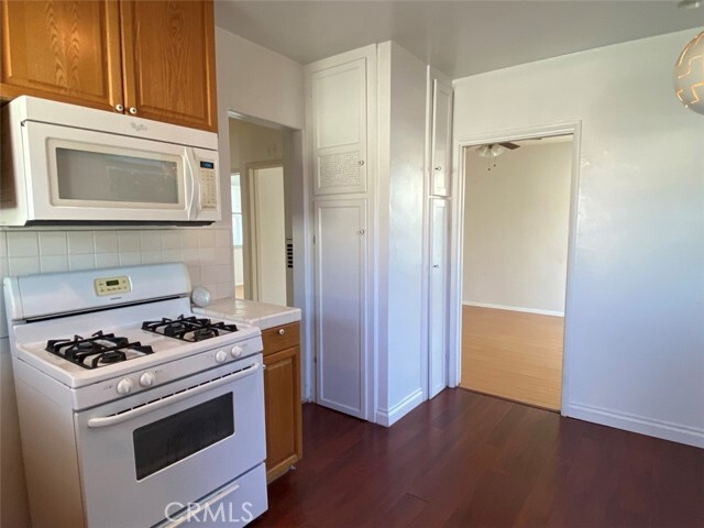 Building Photo - 2118 Cabrillo Ave
