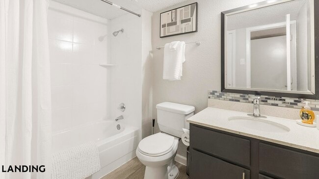 Building Photo - 711 Brentford Pl