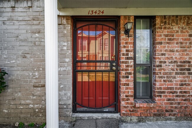 Building Photo - 13424 Castilian Dr