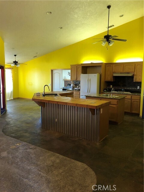 Foto del edificio - 36170 Woodland St