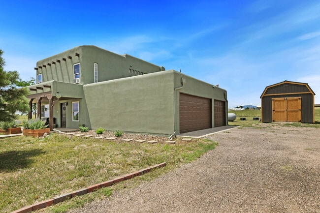 Building Photo - 4145 Los Ranchitos Dr
