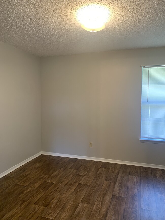 Building Photo - Chestnut (460)