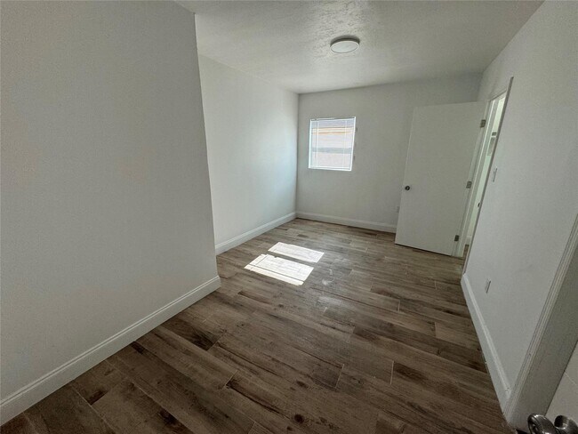 Foto del edificio - 2200 NE 173rd St