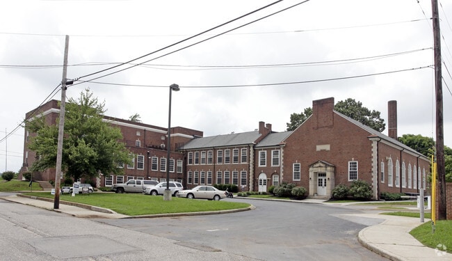 Brownlow School Lofts Apartments Knoxville Tn Home Tennessee Knoxville Brownlow School Lofts Primary Photo
