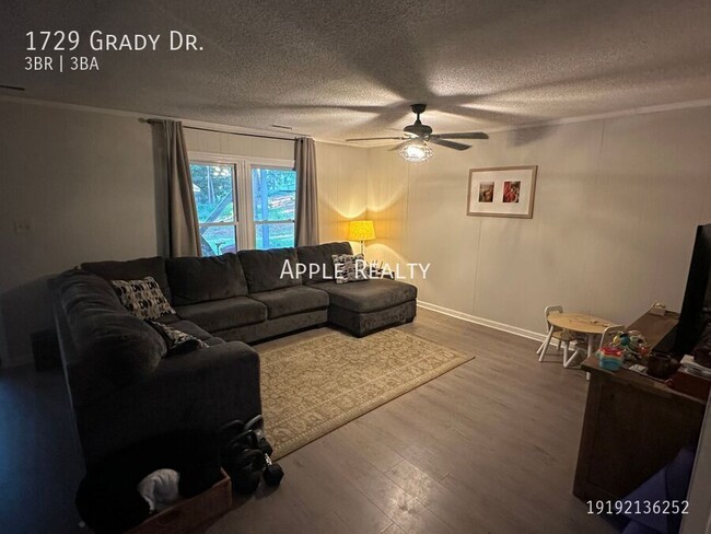 Foto del edificio - 1729 Grady-Available mid January