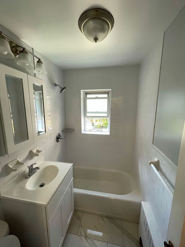 Foto del interior - 56-Village Court Apartments, LLC