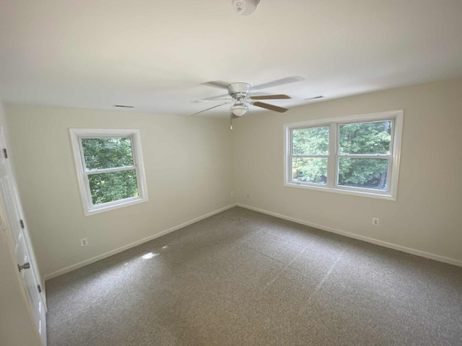 Building Photo - 1045 Stonewood Dr