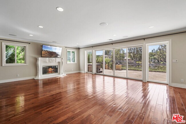 Building Photo - 3824 Charthouse Cir