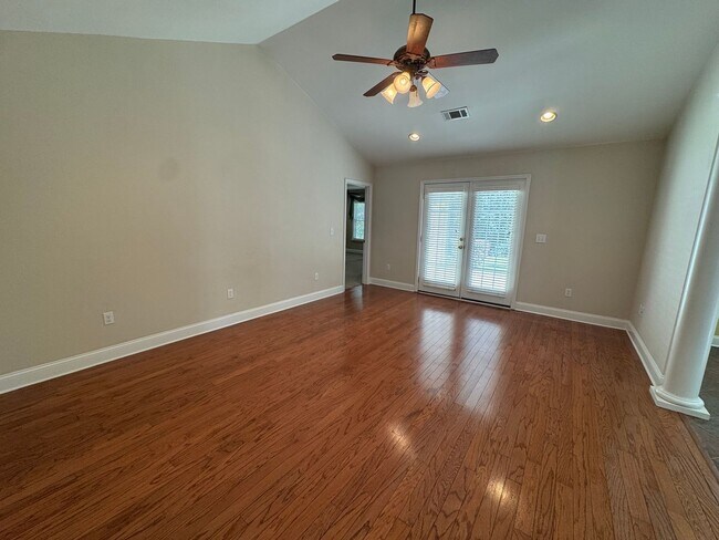 Building Photo - Downtown Conway - 3 Bedroom / 2 Bathroom