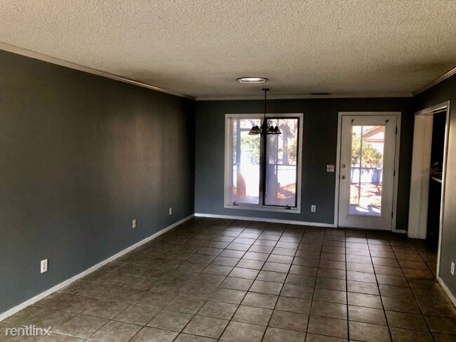 Building Photo - 3 br, 2 bath House - 844 King James Court