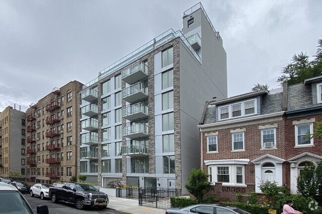 Building Photo - 567 Ocean Ave