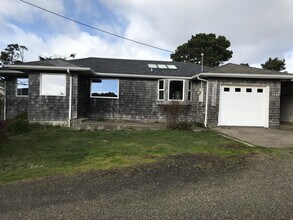 Building Photo - 1118 SW Southmayd Ln