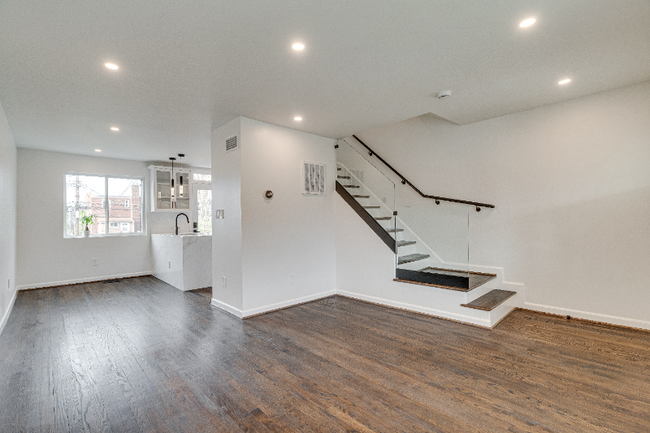 Foto del edificio - 255 Evans Ln