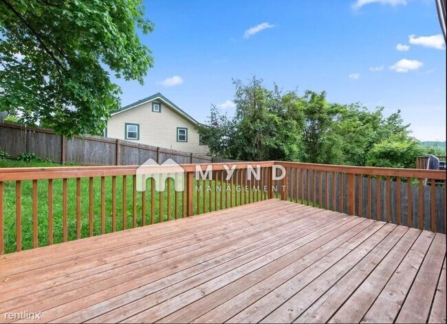 Building Photo - 3 br, 2 bath House - 2772 SE Van Water St