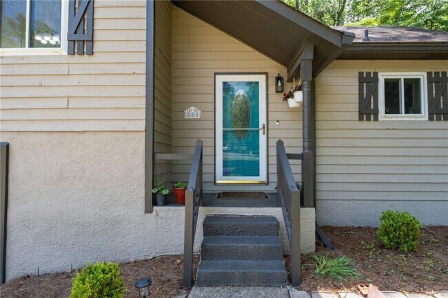 Building Photo - 880 Winfield Ct