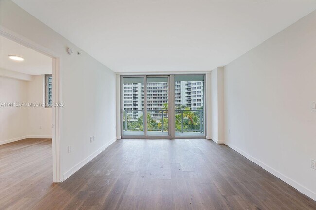 Foto del edificio - 1500 Bay Rd