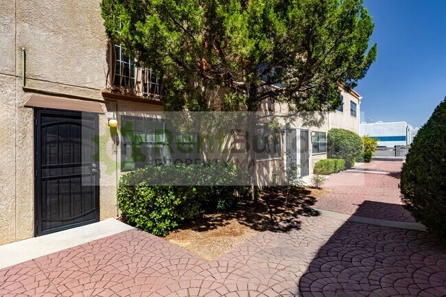 Foto del edificio - 6041 Sequoia Rd NW