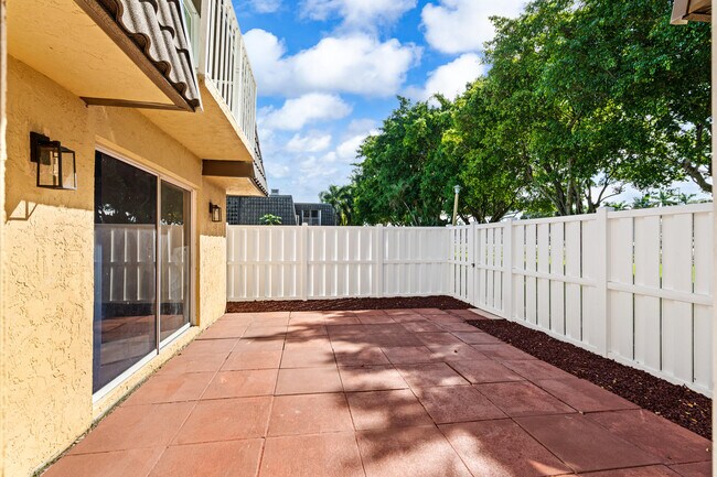 Foto del edificio - 22188 Boca Rancho Dr
