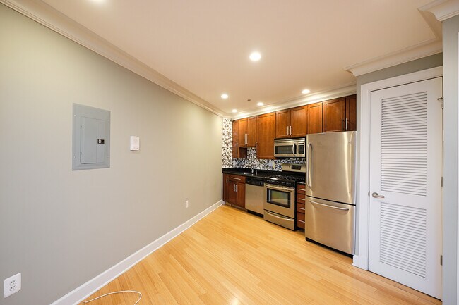 Building Photo - 6 Rhode Island Ave NW