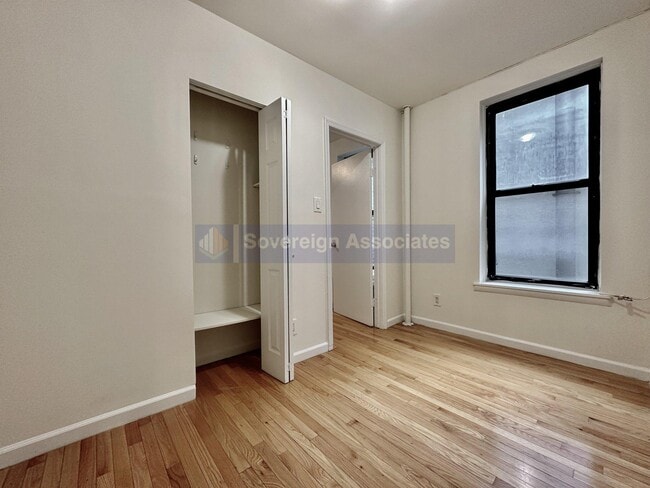 Building Photo - 401 E 68th St