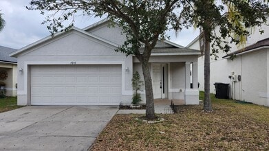 Building Photo - 7955 Carriage Pointe Dr