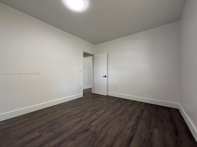 Building Photo - 2 bedroom in North Miami FL 33161