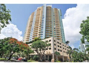 Building Photo - 2475 Brickell Ave